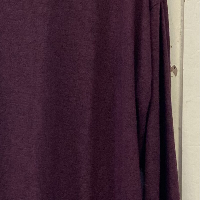 Maroon Heather LS<br />
Maroon<br />
Size: Medium