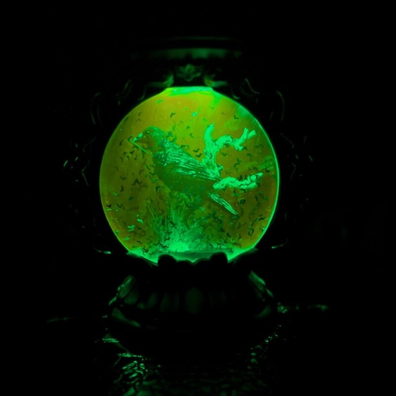 Raven Globe Candleholder
Retail $80
Black and Silver
Lights up green/ Plays music
Size: 7x8H