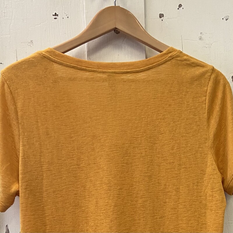 NWT Yllow Scoop Tee<br />
Yellow<br />
Size: L R $49