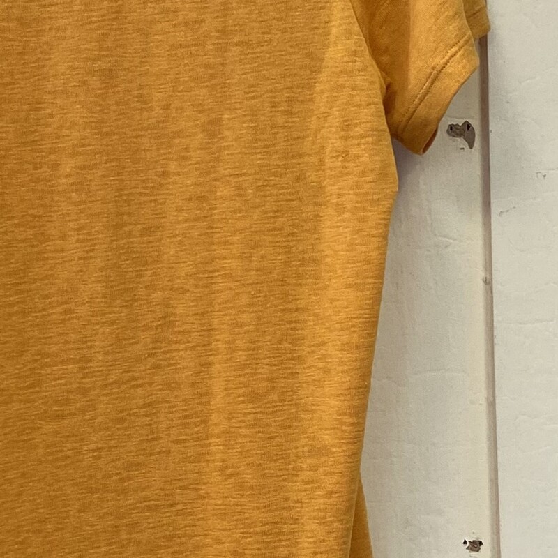 NWT Yllow Scoop Tee<br />
Yellow<br />
Size: L R $49