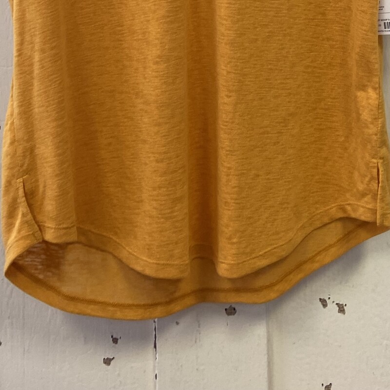 NWT Yllow Scoop Tee<br />
Yellow<br />
Size: L R $49