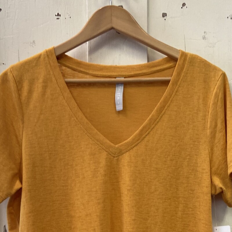 NWT Yllow Scoop Tee
Yellow
Size: L R $49