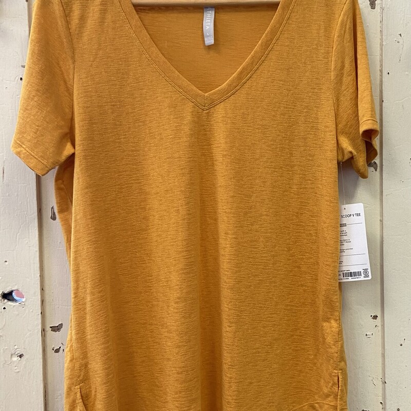 NWT Yllow Scoop Tee