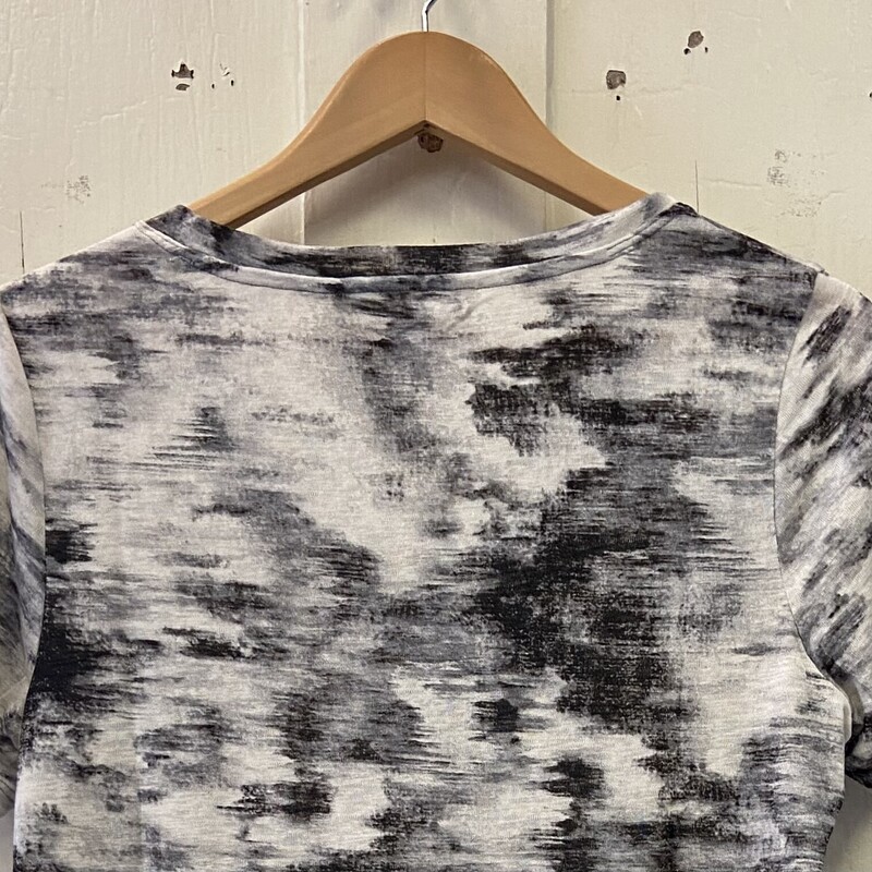 NWT Crm/blk Pat Tee<br />
Crm/blk<br />
Size: Medium