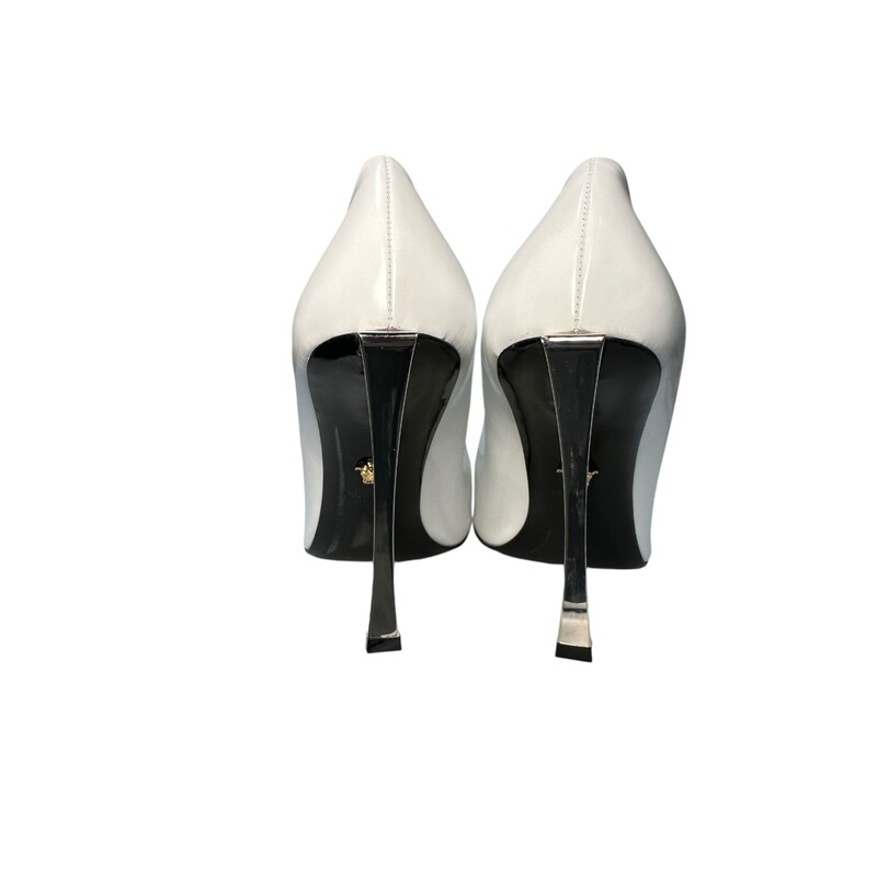 Versace Curved Pointed Heels<br />
White<br />
Silver Heel<br />
 Size: 38.5