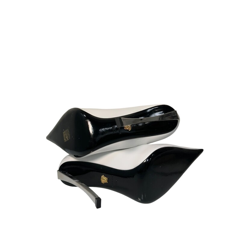 Versace Curved Pointed Heels<br />
White<br />
Silver Heel<br />
 Size: 38.5