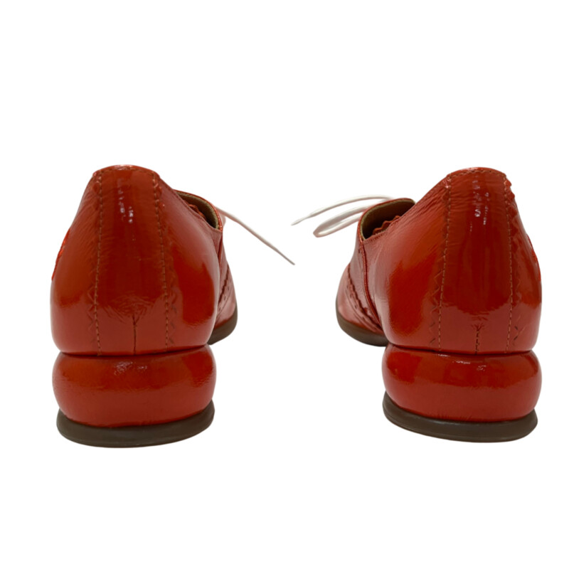 New John Fluevog Fellowship Saddle Shoes<br />
Leather with Amazing Low Heel<br />
So Darling!<br />
Color: Red<br />
Size: 7.5