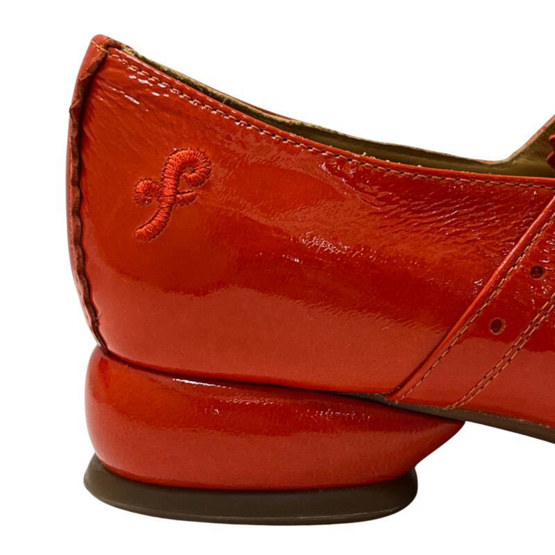 New John Fluevog Fellowship Saddle Shoes<br />
Leather with Amazing Low Heel<br />
So Darling!<br />
Color: Red<br />
Size: 7.5