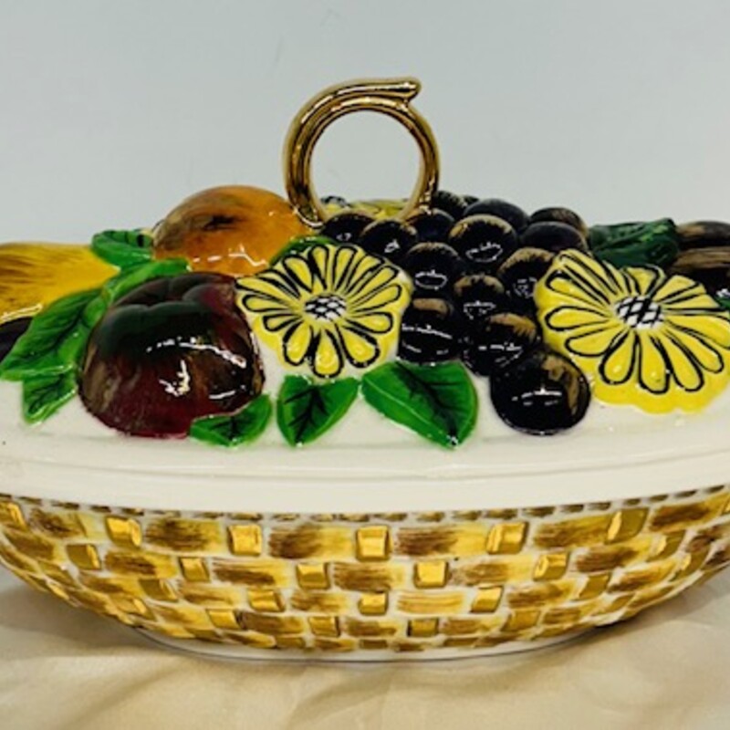 Vintage Ceramic Fruit Basket with Lid
Gold Cream Multicolored
Size: 11 x 7 x 6.5H