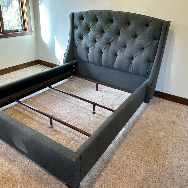 Bernhardt Queen Bed