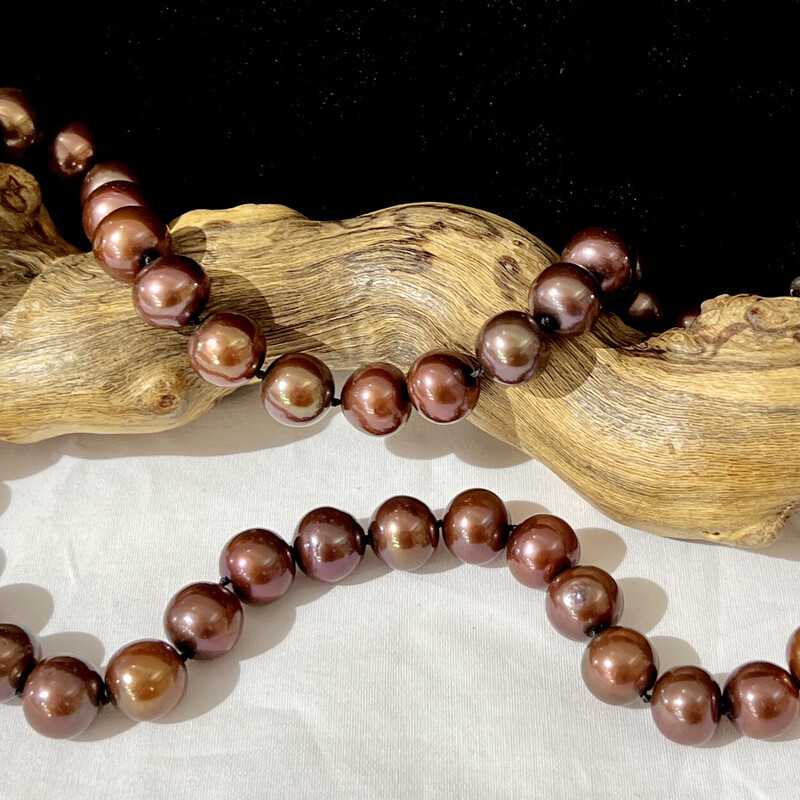 Brown Pearl necklace