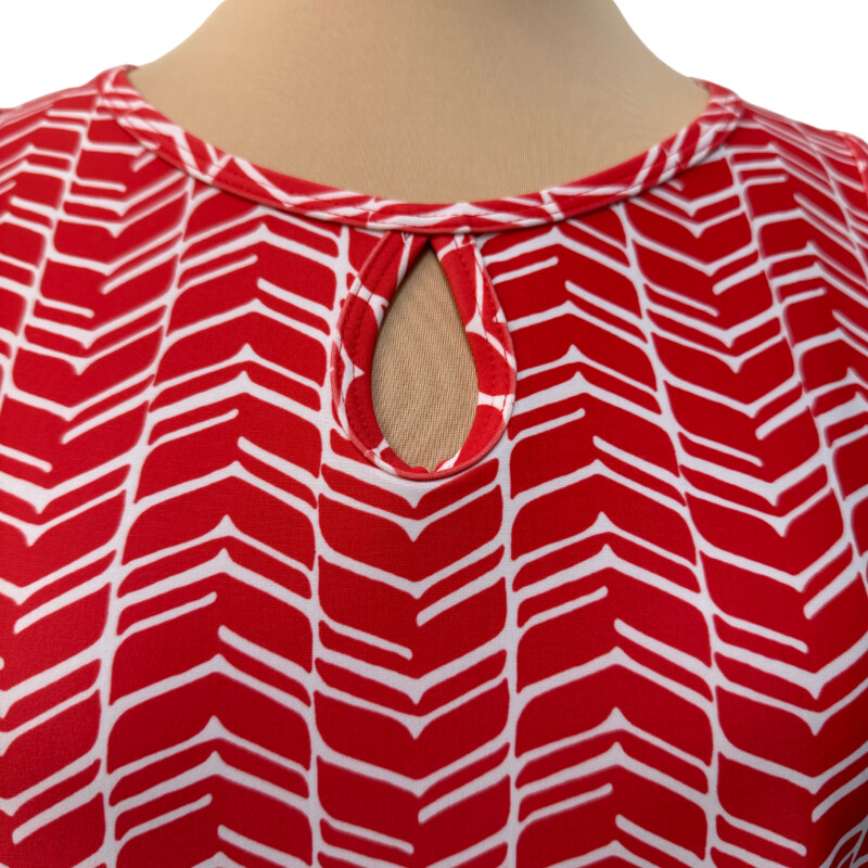 Nuu Muu Active Dress<br />
Melanie/Papayay! 2015 Design<br />
Keyhole Detail In Front<br />
Colors: Red and White<br />
Size: Large