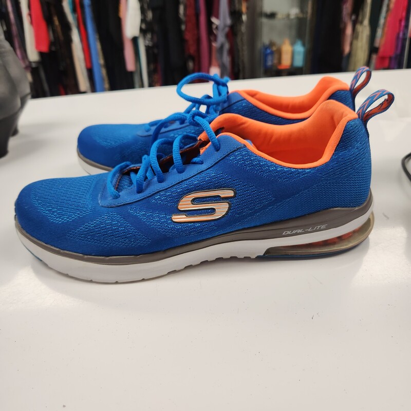 Sketchers Memory Foam, Royal, Size: 11<br />
these shoes are a 9.5 Mens