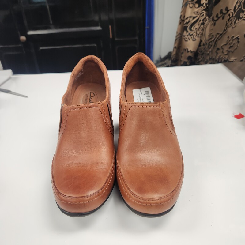 Clarks Leather, Brown, Size: 9