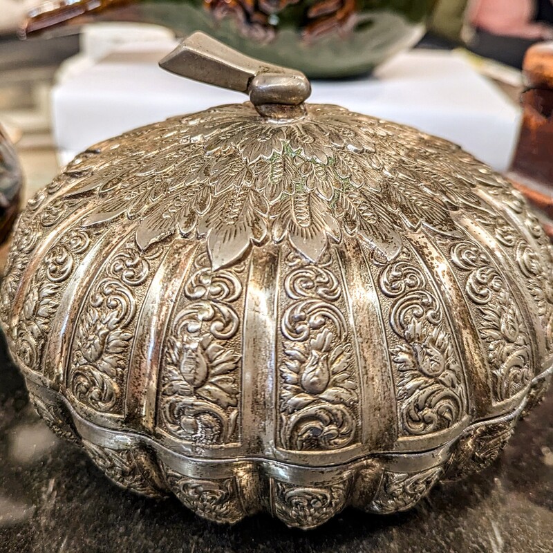 Silver Embellished Gourd Trinket Box
Silver Size: 7 x 4.5H