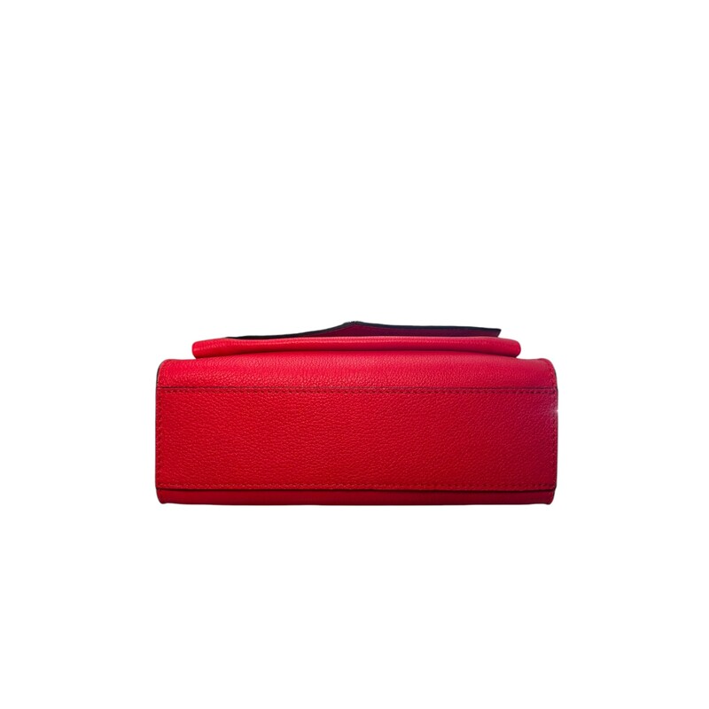 Louis Vuitton Mylockme BB Red<br />
<br />
Dimensions:<br />
Base length: 8.75 in<br />
Height: 6.5 in<br />
Width: 3.25 in<br />
Drop: 21.25 in<br />
<br />
Date Code: FL2138