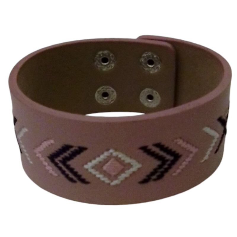 Pink Pattern Bracelet, Accessory

Located at Pipsqueak Resale Boutique inside the Vancouver Mall, Suite 230, (upstairs between Round 1 and Golds Gym) or online at:

#resalerocks #pipsqueakresale #vancouverwa #portland #reusereducerecycle #fashiononabudget #chooseused #consignment #savemoney #shoplocal #weship #keepusopen #shoplocalonline #resale #resaleboutique #mommyandme #minime #fashion #reseller

All items are photographed prior to being steamed. Cross posted, items are located at #PipsqueakResaleBoutique, payments accepted: cash, paypal & credit cards. Any flaws will be described in the comments. More pictures available with link above. Local pick up available at the #VancouverMall, tax will be added (not included in price), shipping available (not included in price, *Clothing, shoes, books & DVDs for $6.99; please contact regarding shipment of toys or other larger items), item can be placed on hold with communication, message with any questions. Join Pipsqueak Resale - Online to see all the new items! Follow us on IG @pipsqueakresale & Thanks for looking! Due to the nature of consignment, any known flaws will be described; ALL SHIPPED SALES ARE FINAL. All items are currently located inside Pipsqueak Resale Boutique as a store front items purchased on location before items are prepared for shipment will be refunded.