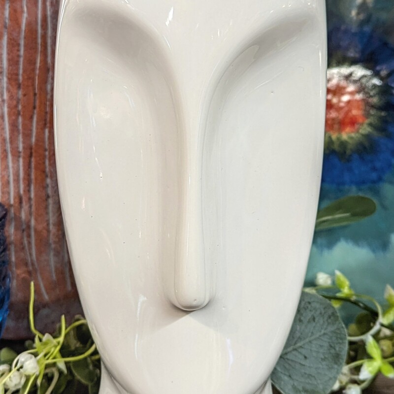 Abstract Head Vase
White
Size: 4.25 x11 H