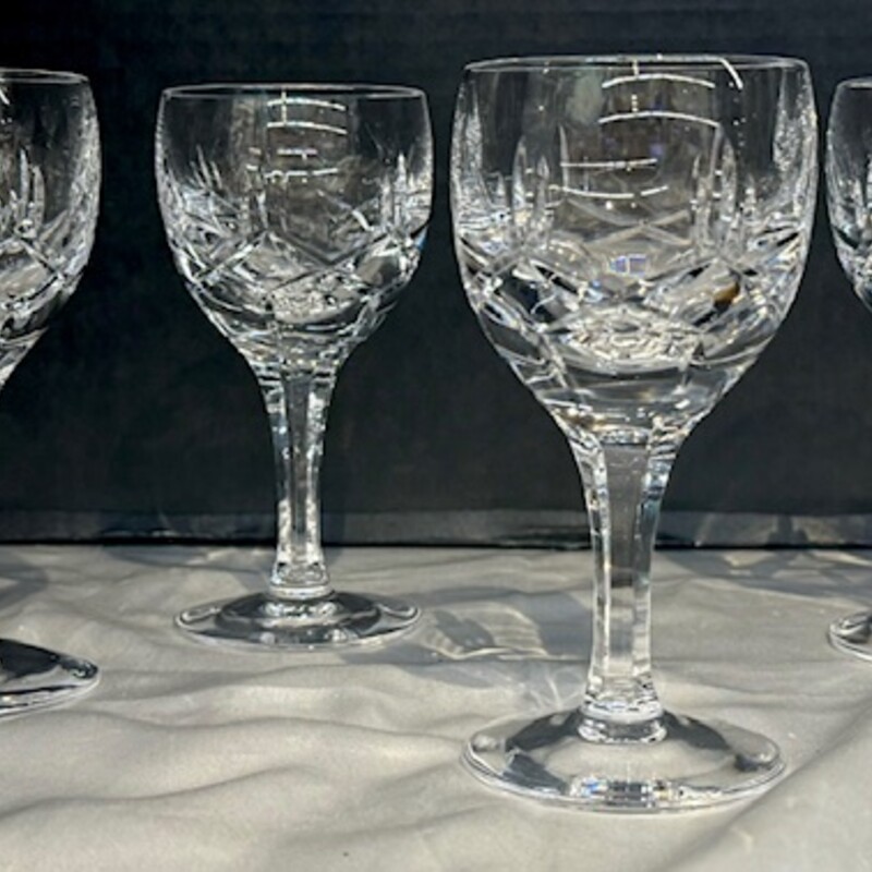 Set of 4 Small Heavy Wine Glasses
Clear
Size: 3 x 5.5H