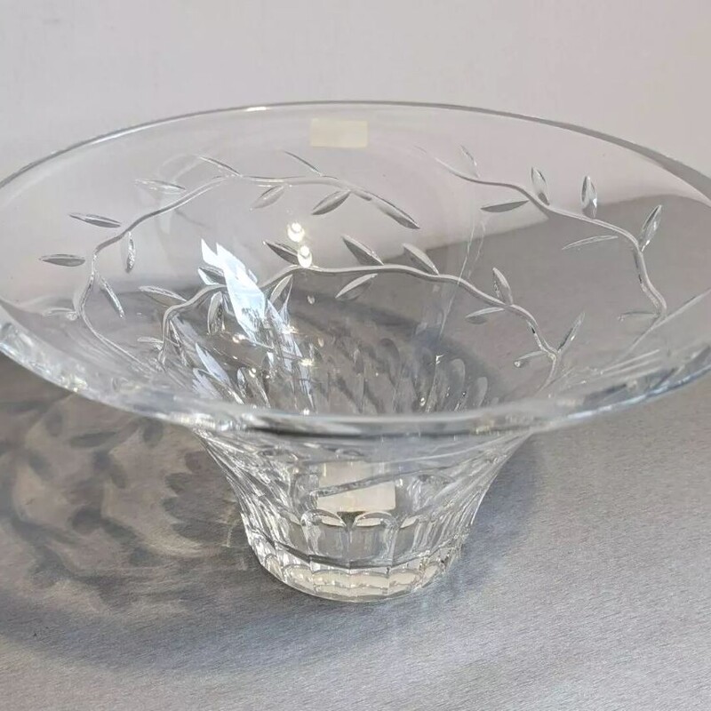 Michael Aram by Waterford Garland Crystal Bowl
Clear Size: 10 x 5H
Original box included