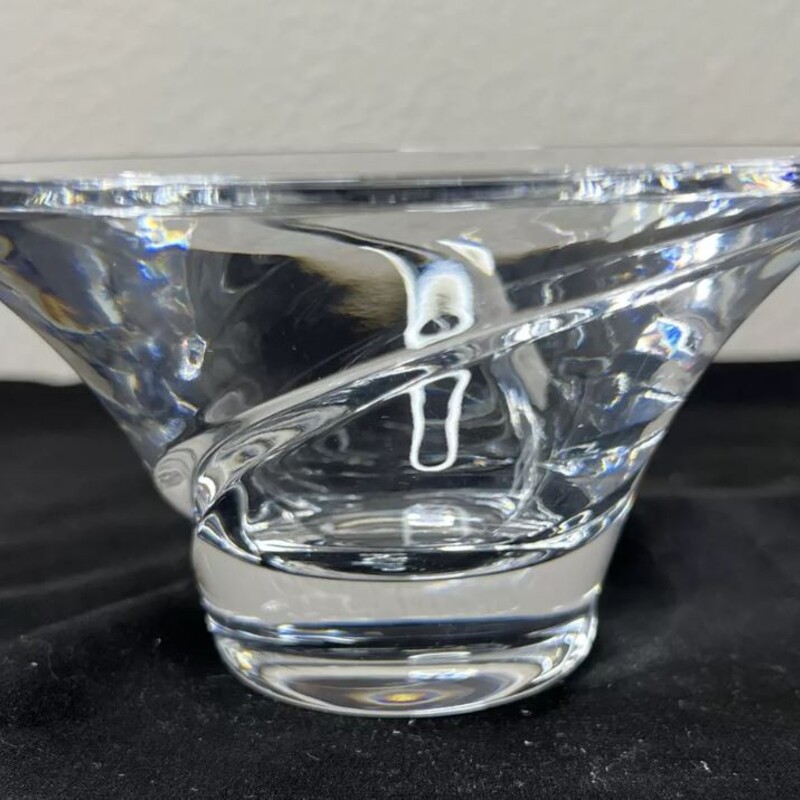 Waterford Sleek Bowl
Clear Size: 6 x 3H