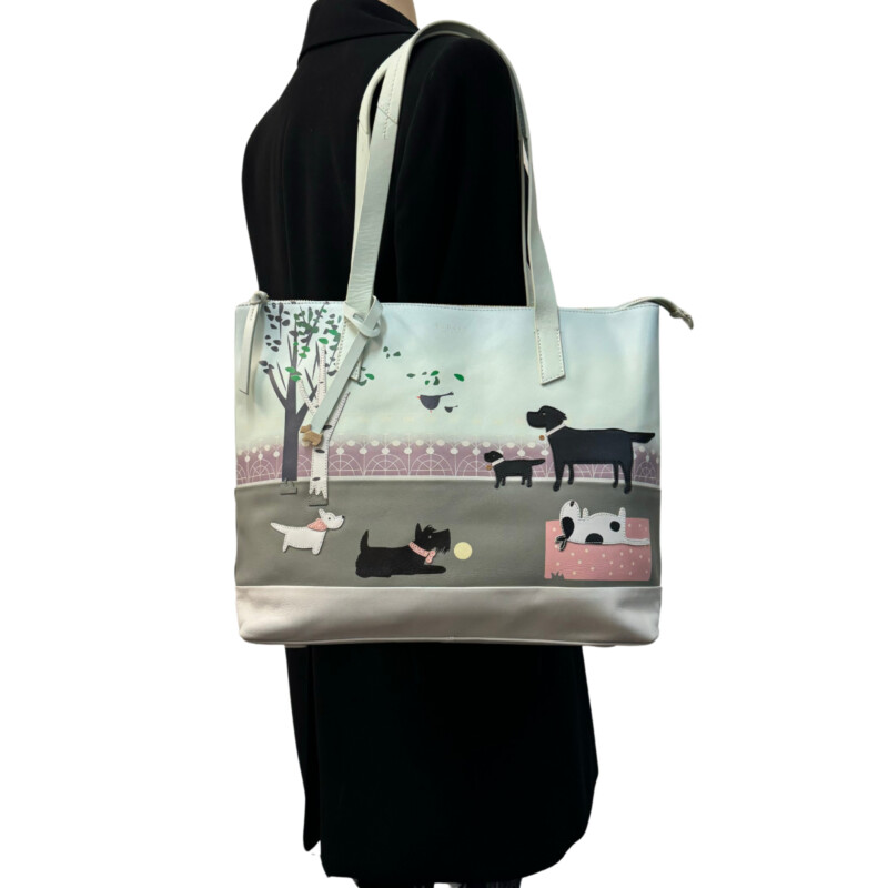 Radley London Weekend Walkies Tote<br />
Color: Mint, Cream, Black, Pink, Purple, and Green<br />
Two Inner Pockets and One Zippered Pocket<br />
Adorable!