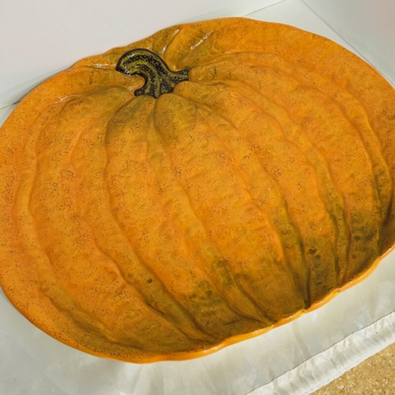 Dept 56 Pumpkin Platter
Orange Green Size: 17 x 14.5W