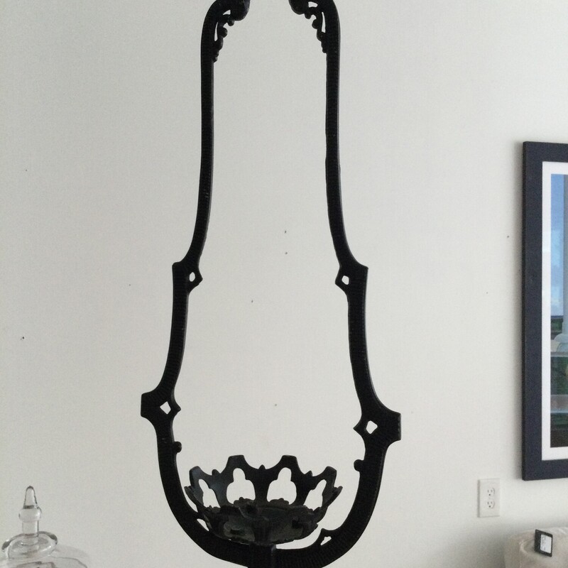 Hanging Gothic Style Candle Holder,
Black,
Size: 20 X 9 In