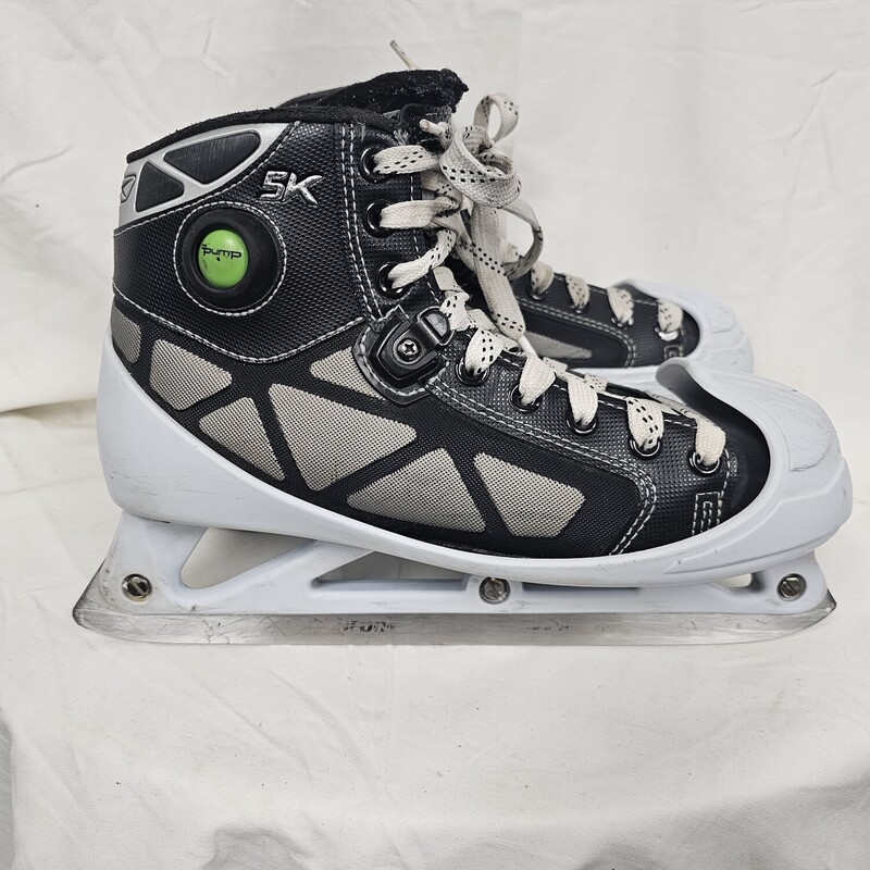 Reebok 5K Pump Hockey Goalie Skates
Junior
Size: 5.5
Pre-owned
MSRP $239.99!