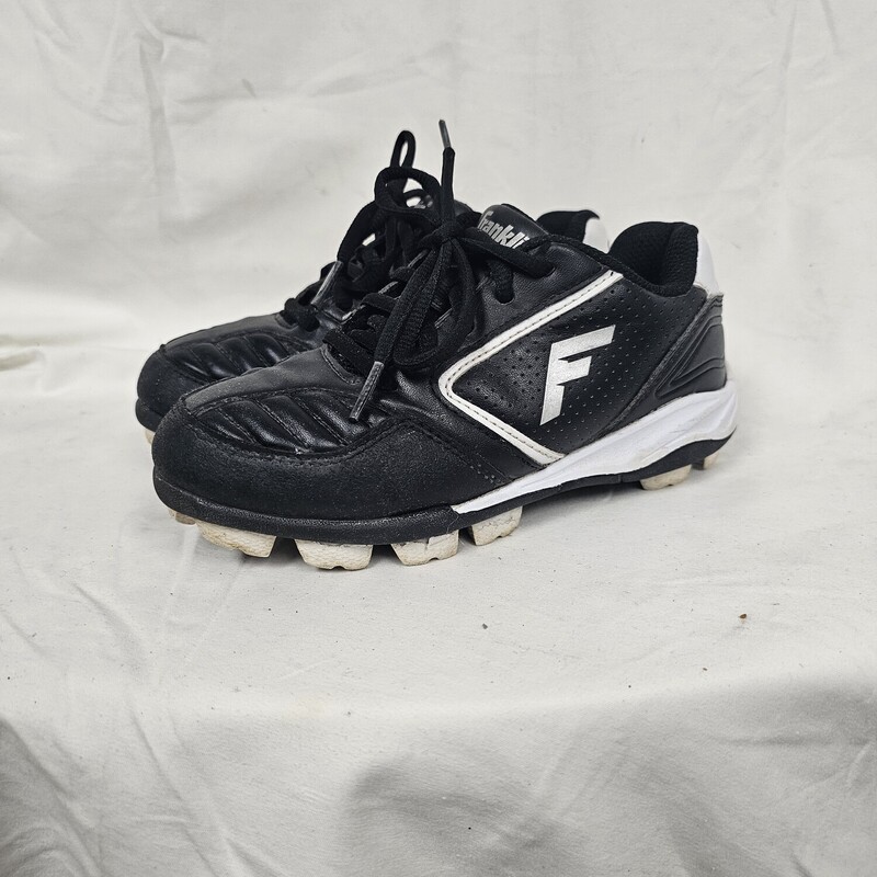 Franklin Youth Baseball Softball Cleats
Size: Y13
Black & White
Pre-owned