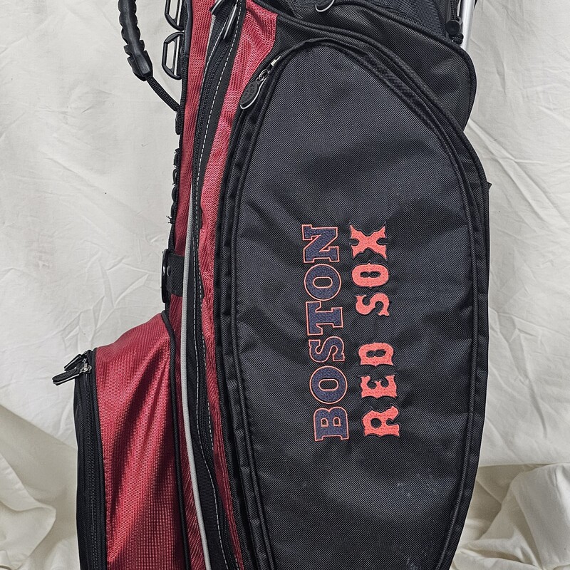 Callaway Stand Bag with Boston Red Sox Logos<br />
7 way dividers<br />
Pre-owned