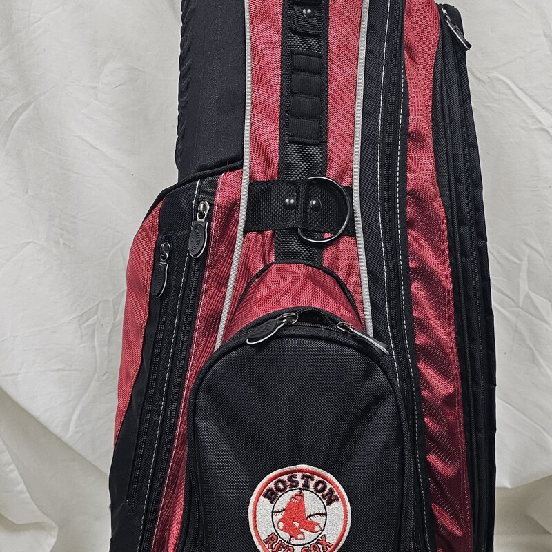 Callaway Stand Bag with Boston Red Sox Logos<br />
7 way dividers<br />
Pre-owned