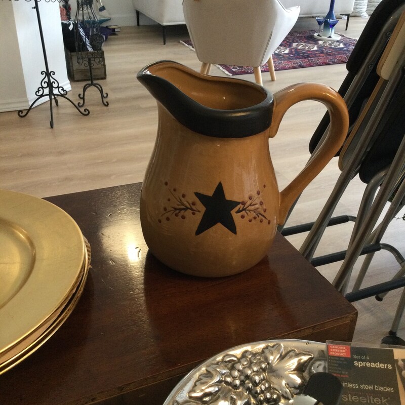 Country Style Star Pitcher,
Tan/Brown/Red,
Size: 8.5 X 9 In