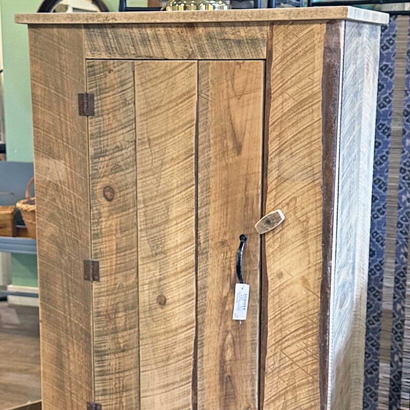 Hand Made Live Edge Jelly Cabinet
$360
31 In Wide x 14 In Deep x 61 In Tall.