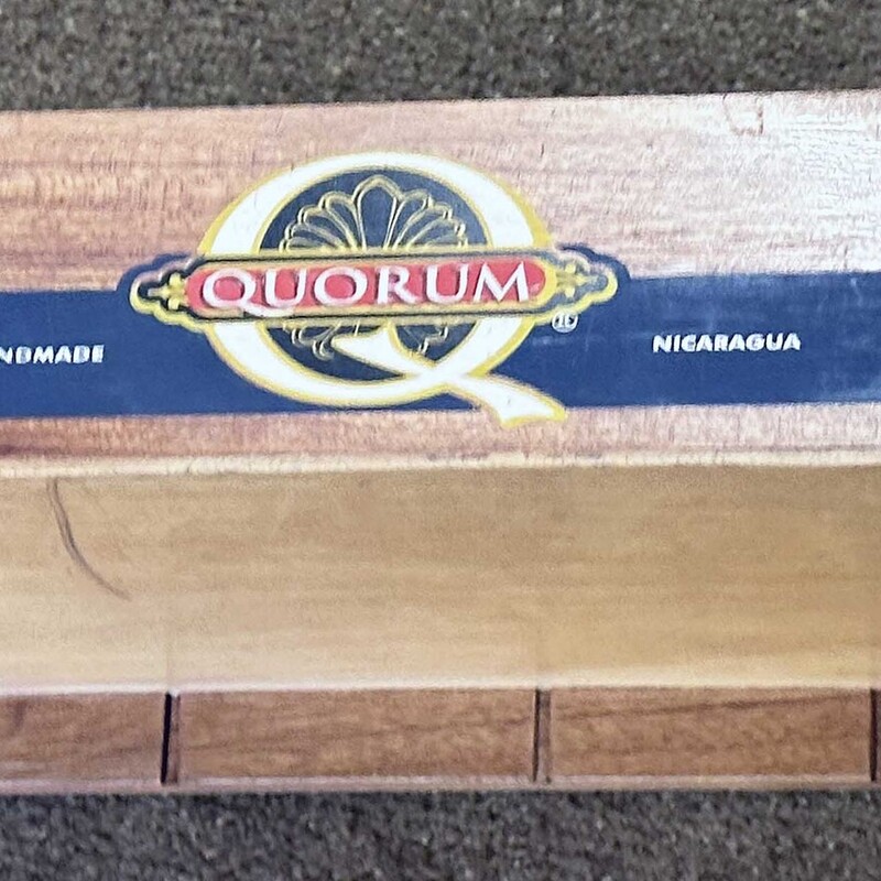 Quorum Cigar Display Box<br />
17 In x 5 In x 9 In.