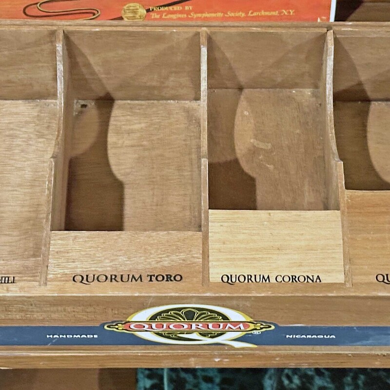 Quorum Cigar Display Box