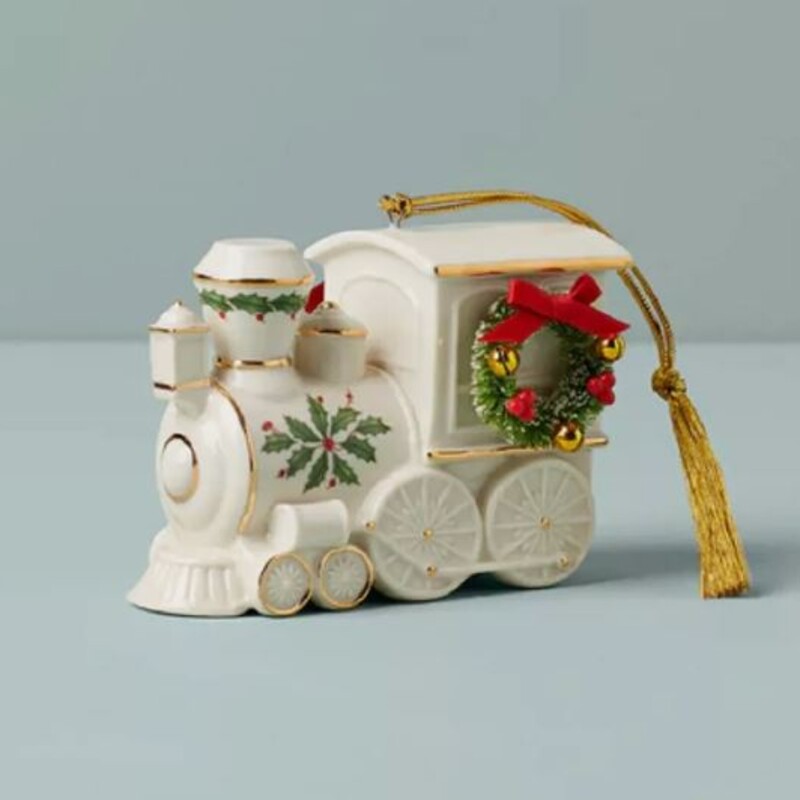 Lenox Holly Train Ornament
Cream Xmas colors Size: 4 x 2.5H