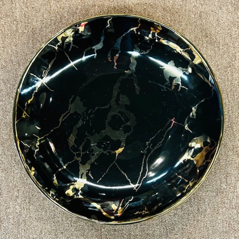 Z Gallerie Marmol Plate
Black Gold Ceramic
Size: 14 diameter
Retail $99