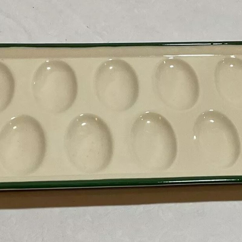 Lenox Holiday Deviled Egg Tray
Xmas colors Size: 15 x 5W