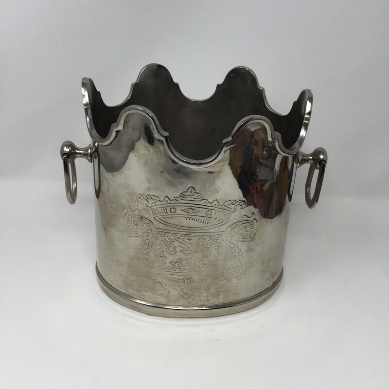 Wine Chiller Bucket,
Silver,
Size: 8 X 10.5 In