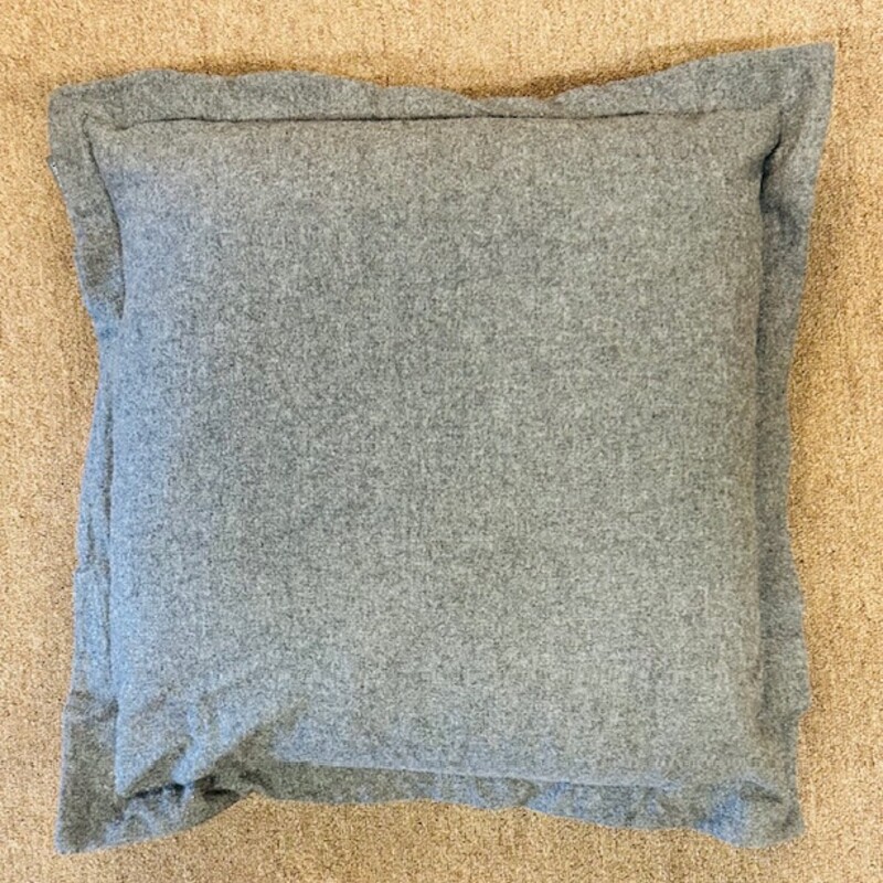 Vera Wang Wool Down Pillow
Grey
Size: 22x22W