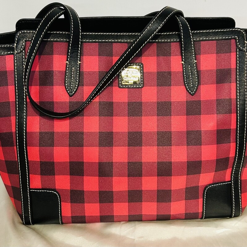 Dooney & Bourke Buffalo Checkered Tote
Red Black
Size: 19 x 12H