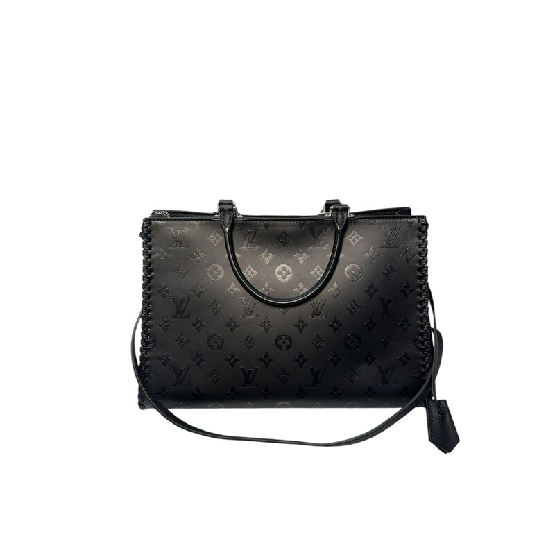 Louis Vuitton Monogram Cuir Plume Very Tote MM<br />
<br />
Date Code: chipped entrupy certificate provided.<br />
<br />
Dimensions:<br />
Shoulder Strap Drop: 17.5<br />
Handle Drop: 4.5<br />
Height: 8<br />
Width: 13.25<br />
Depth: 6<br />
<br />
In excellent condition. Comes with original Louis Vuitton dust bag.<br />
Comes with lock and key.