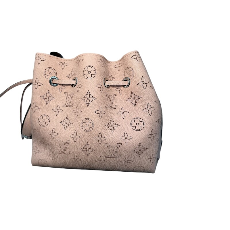 Louis Vuitton Bella Rose Jasmine<br />
<br />
Date Code:<br />
Chipped entrupy certificate provided.<br />
<br />
Dimensions:<br />
7.5 x 8.7 x 5.5 inches<br />
(Length x Height x Width)<br />
<br />
In excellent condition. No dustbag or box.<br />
<br />
A fresh and feminine colorway brings charm to this adorable Bella bucket bag in Mahina perforated calfskin. The round coin purse in matching Mahina leather and the silver-color chain add a casual elegance to the design. The adjustable and removable leather strap enables shoulder and cross-body carry.