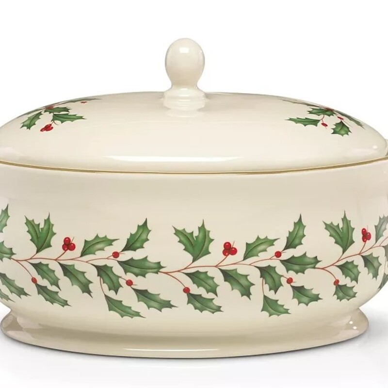 Lenox Ivy Covered Dish
Cream Green Red Ceramic
Size: 8x7x10H
Porcelain
Dishwasher and oven safe
Not Recommended in Microwave
NEW IN BOX
Retail $120