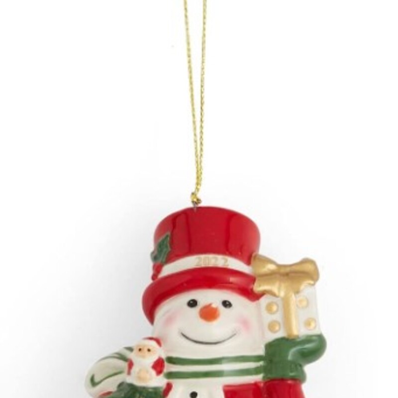 Spode Snowman Tree Ornament
Xmas
Size: 3x4H
Stamped 2022 in Hat Rim
Retail $16