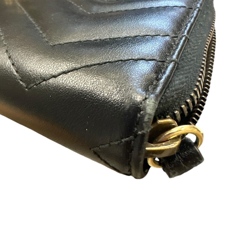 Gucci Marmont Black Compact Zipper<br />
Some minor corner wear<br />
Code: 44312.0959