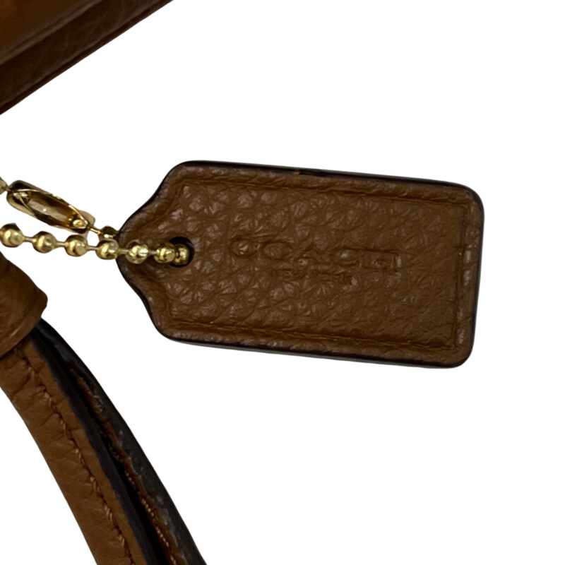 New Coach Double Zip Wallet/Wristlet<br />
Pristine Leather<br />
Color: Tawny