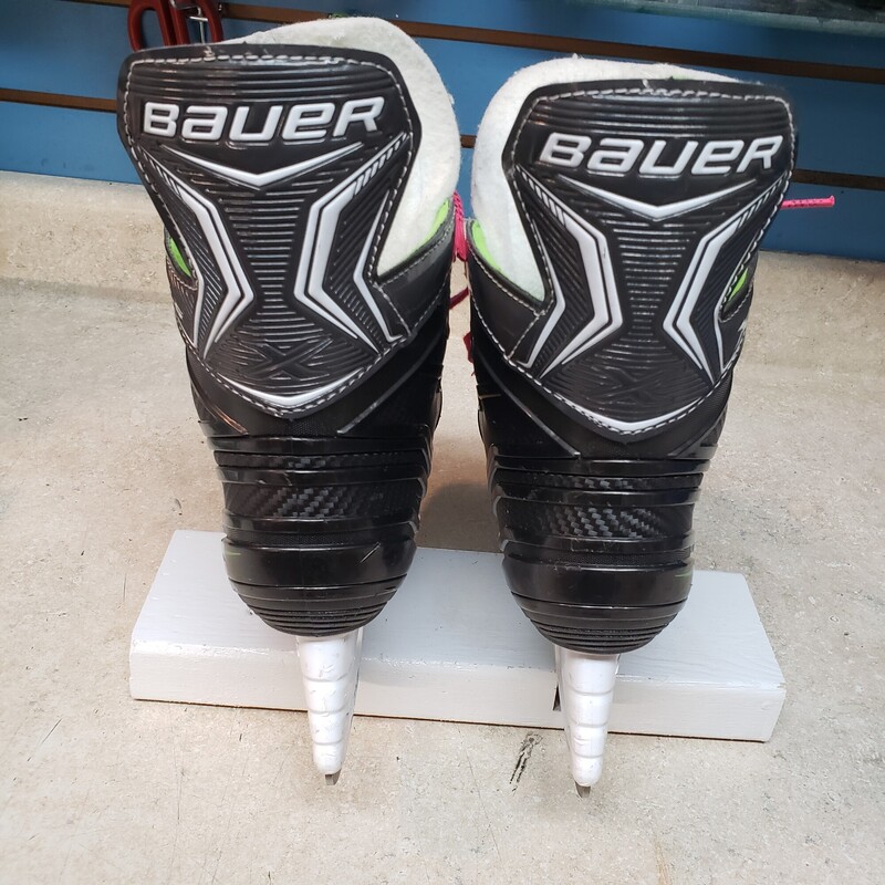 Bauer X-LS Junior Hockey Skates
Size: 3
Pre-owned