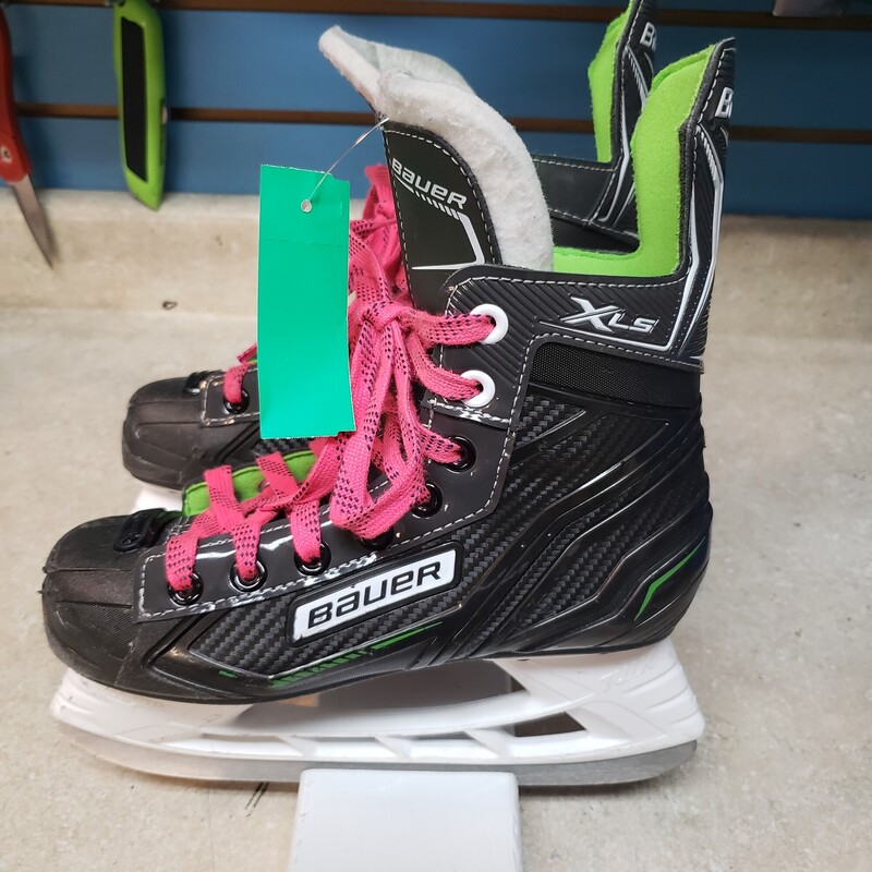 Bauer X-LS Junior Hockey Skates<br />
Size: 3<br />
Pre-owned